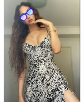 Larisa, 27